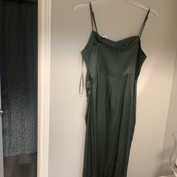 Green Dress Satin Effect midi dress - Picture 2 of 4
